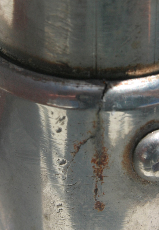 Crevice corrosion crack in top of stanchion base